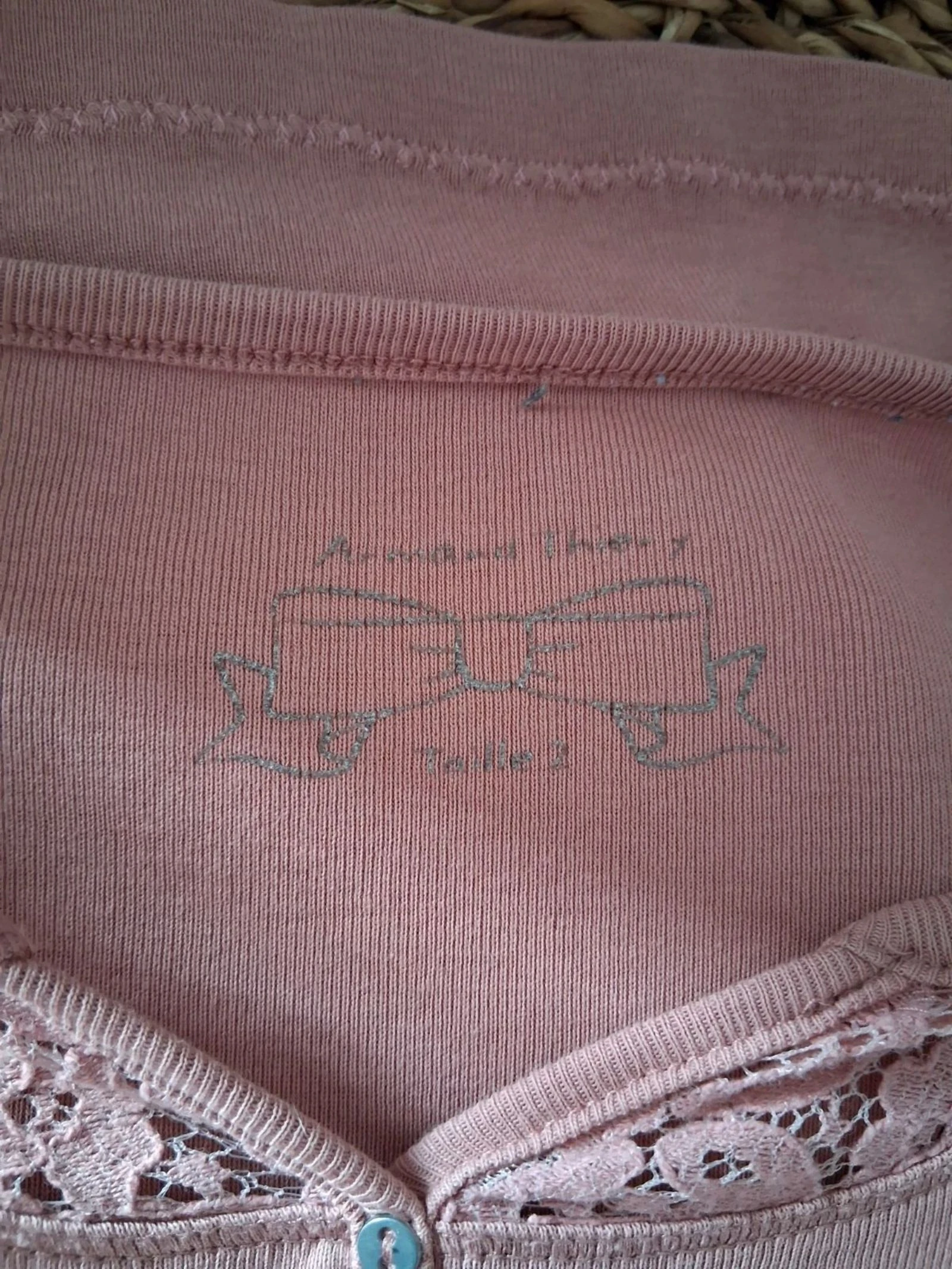 Top fluido viejo rosa con encaje – Armand Thiery - Talla 2 – photo 5